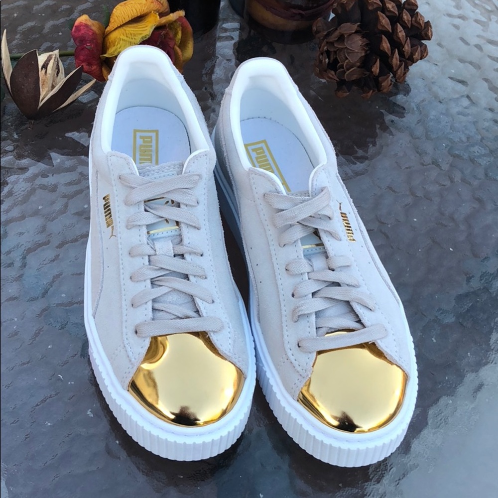 Puma tennis shoes